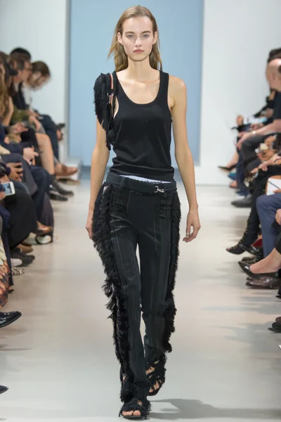 Look 25